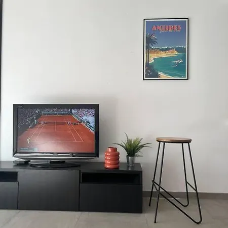 Proche Et Vieil + Parking *