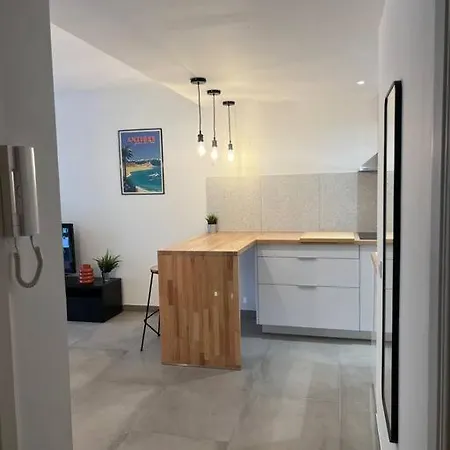 Proche Et Vieil + Parking * Антіб