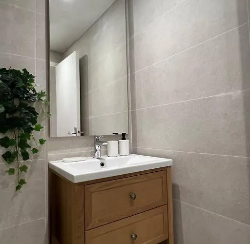 Proche Et Vieil + Parking Lägenhet