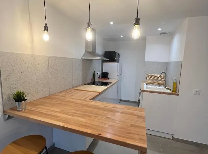 Apartment Proche Et Vieil + Parking